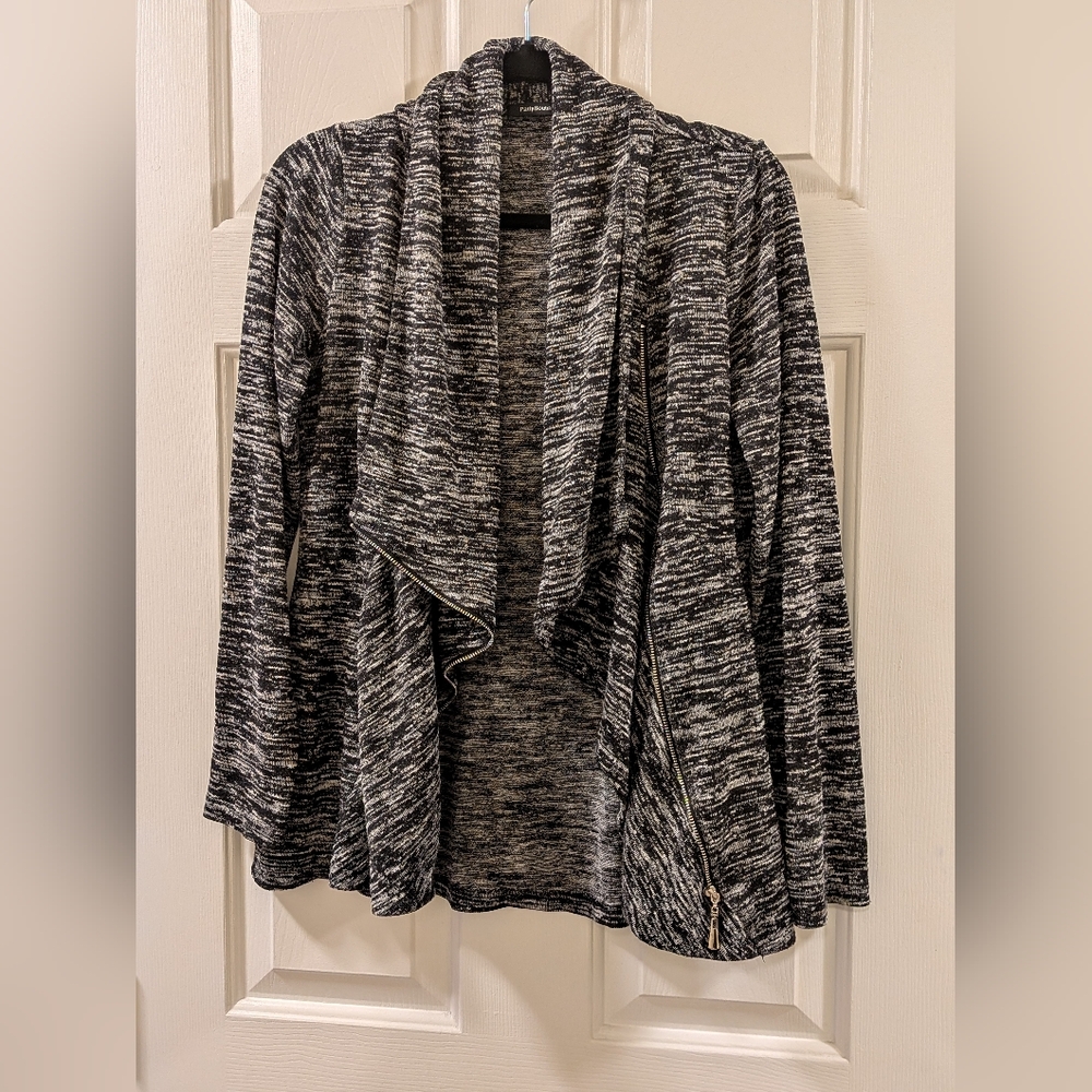 PattyBoutik Black and Gray Women's Sweater - Picture 3 of 6